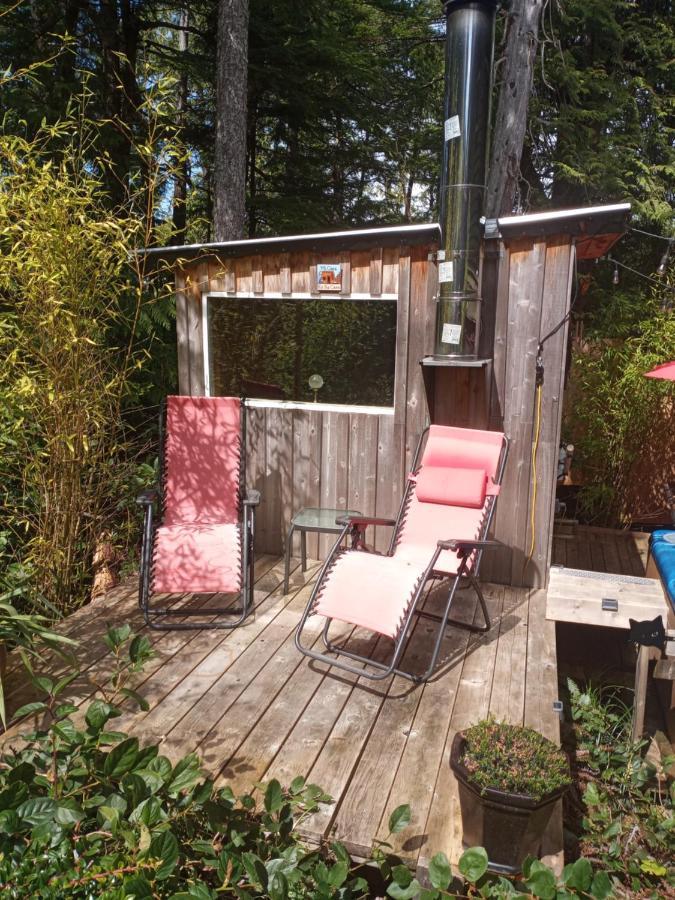 Forest Sweet Retreat Hot Tub & Wood Fired Sauna Ucluelet Bagian luar foto